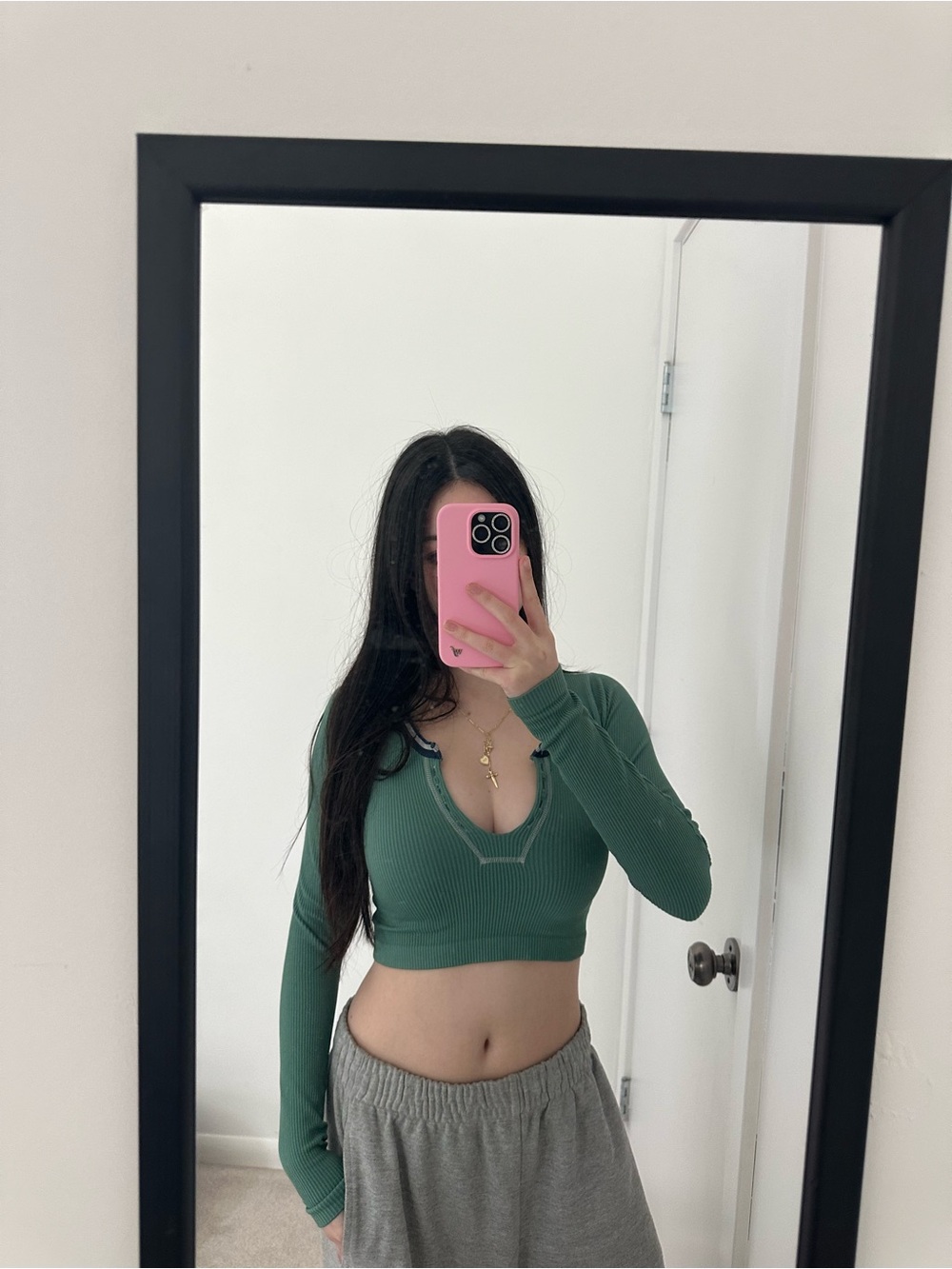 Urban Outfitters Green Ribbed V-Neck Long-Sleeve Crop Top